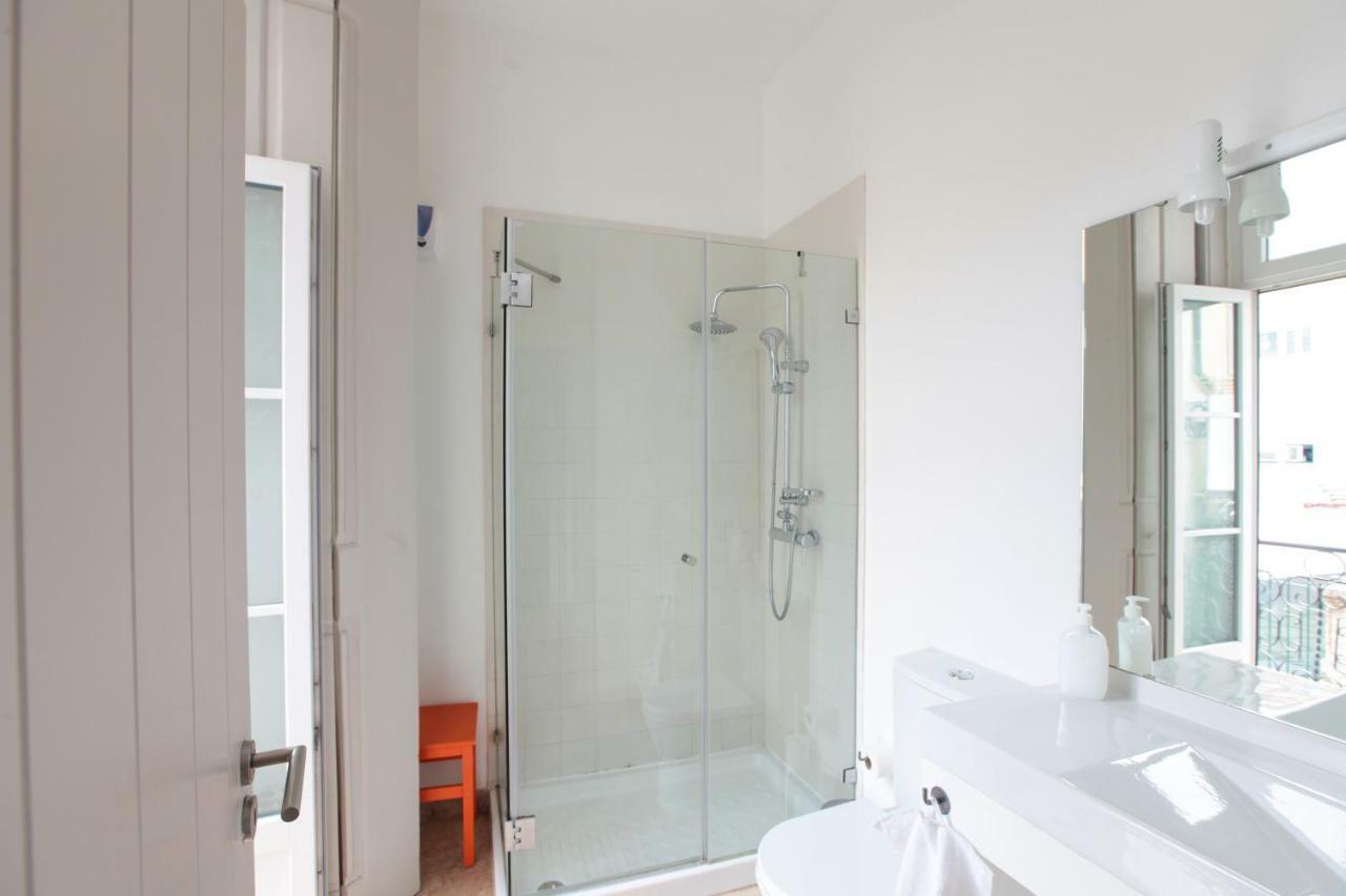 Twin Room Bathroom